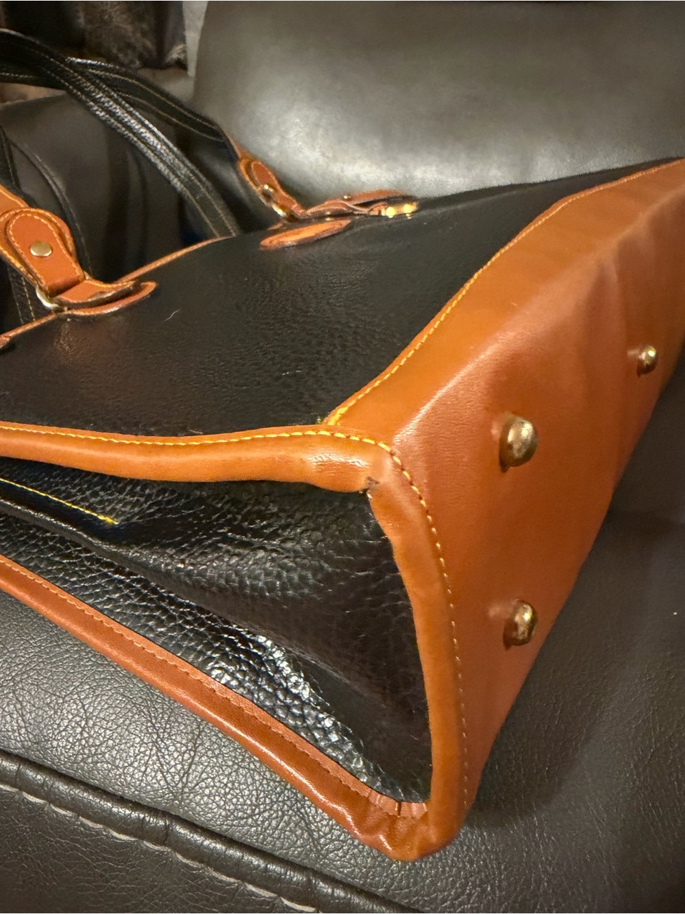 Vintage Dooney & Bourke Black and Tan Pebbled Leather Shoulder Tote - Picture 7 of 15